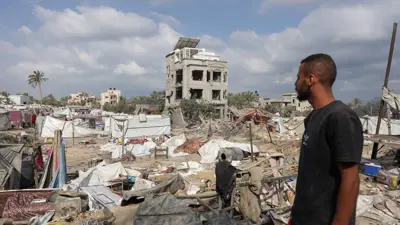 خيام متضررة في منطقة المواصي جنوبي غزة