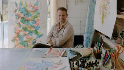 هانتر بايدن بين لوحاته