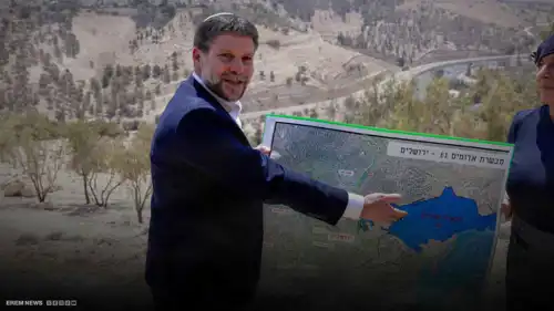 سموتريتش يستعرض الخطة "E1"