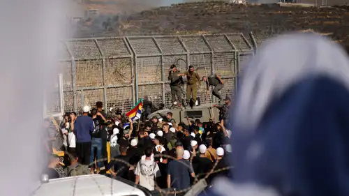 أفراد من الطائفة الدرزية يدخلون سوريا عبر المنطقة العازلة