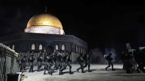 شرطة إسرائيلية خلال مواجهات سابقة مع فلسطينيين قرب المسجد الأقصى