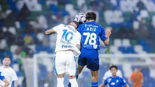 من مباراة الهلال والفتح في دوري روشن