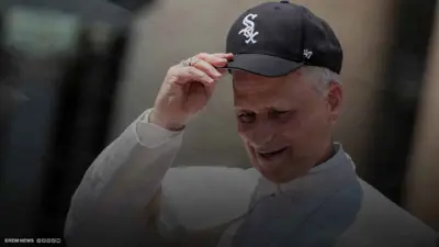  "لوك" البابا يشعل الإنترنت