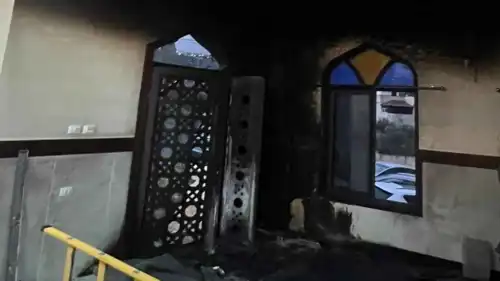 آثار الحريق داخل المسجد