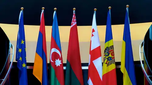 أعلام لدول أوروبية شرقية 