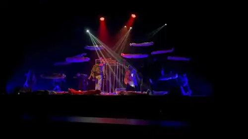 مشهد من المسرحية