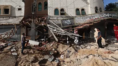 دمار إثر غارة إسرائيلية في غزة