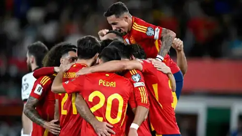 احتفال لاعبي منتخب إسبانيا