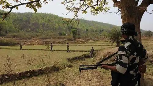 قوات أمن هندية خلال اشتباكات مع المتمردين