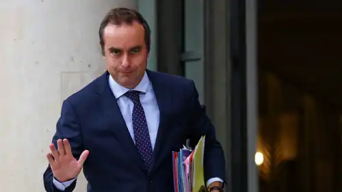 رئيس الوزراء الفرنسي المستقيل سيباستيان لوكورنو