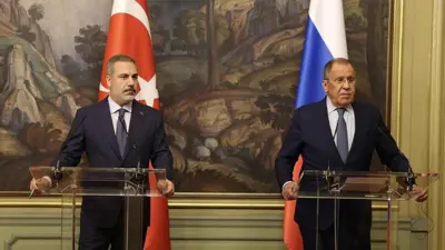 سيرغي لافروف وهاكان فيدان خلال مؤتمر صحفي سابق