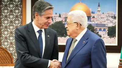 عباس في لقاء سابق مع وزير الخارجية الأمريكي