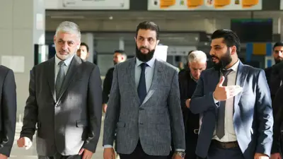 الشرع خلال زيارته مطار دمشق