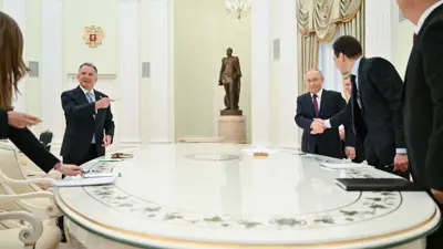 جانب من المباحثات بين بوتين وويتكوف