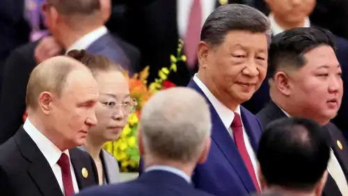 الرئيس الصيني ونظيريه الكوري الشمالي والروسي