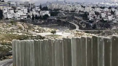 جدار الفصل بالضفة الغربية
