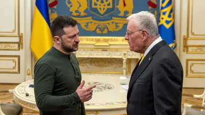 زيلينسكي يتحدث مع مبعوث أمريكا كيلوغ