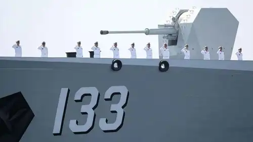 أفراد من البحرية الإيرانية