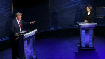 دونالد ترامب وكامالا هاريس خلال المناظرة
