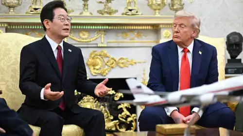 الرئيس الأمريكي والكوري الجنوبي خلال اللقاء في البيت الأبيض