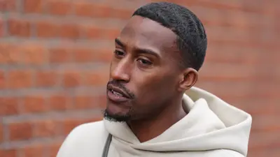 مغني الراب البريطاني يونغ فيلي