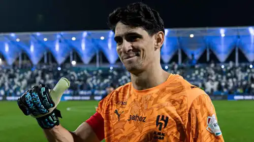 ياسين بونو حارس الهلال السعودي