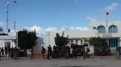 معبر بنقردان - رأس جدير على الحدود التونسية الجزائرية