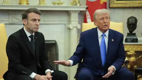 الرئيسان الأمريكي ترامب ونظيره الفرنسي ماكرون.