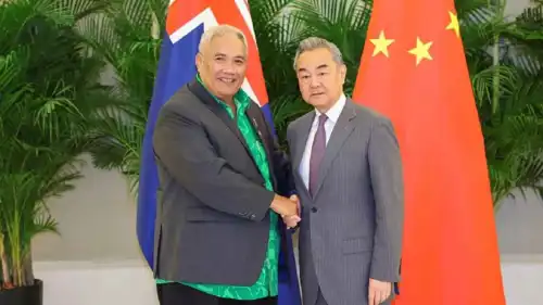 وزير خارجية جزر كوك ونظيره الصيني