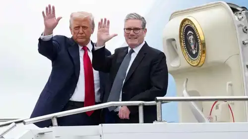 الرئيس الأمريكي ترامب ورئيس الوزراء البريطاني ستارمر