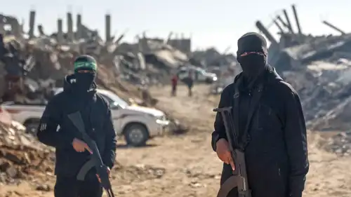 عناصر من حركة حماس في مخيم جباليا