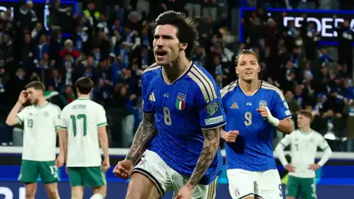 ساندرو تونالي نجم إيطاليا 