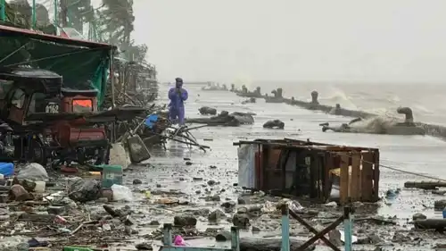 جانب من إعصار راغاسا الذي ضرب الفلبين 