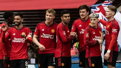 كاسيميرو بقميص مانشستر يونايتد