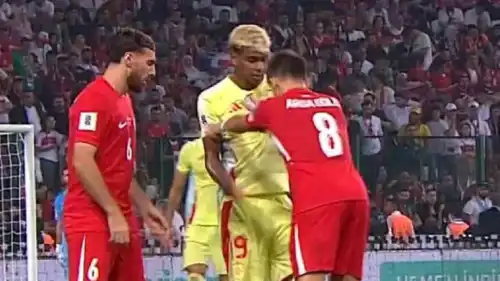 مشادة لامين يامال وأردا غولر