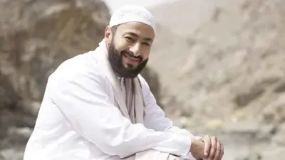 حمادة هلال بشخصية المداح