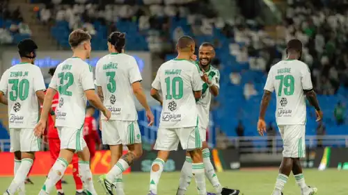 احتفال لاعبي الأهلي السعودي