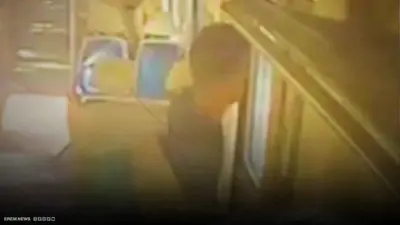 لكمات قاتلة لحارس أمن تركي 