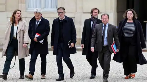 قادة اليسار الفرنسي في ساحة قصر الإليزيه