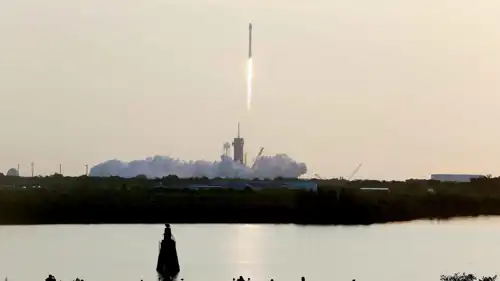 صاروخ إطلاق أقمار ستارلينك