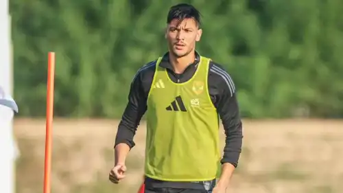 أشرف داري نجم الأهلي المصري