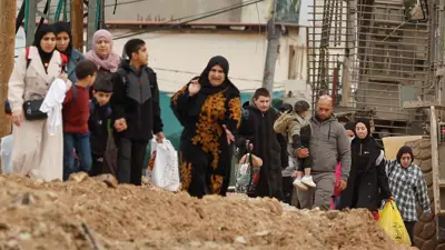 نازحون فلسطينيون من مخيم جنين