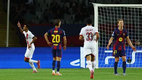 باريس يقلب الطاولة على برشلونة