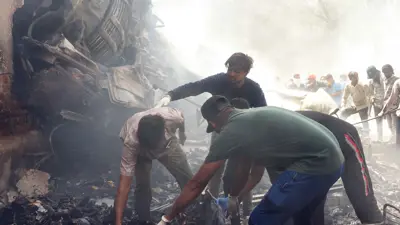 من موقع الطائرة المنكوبة