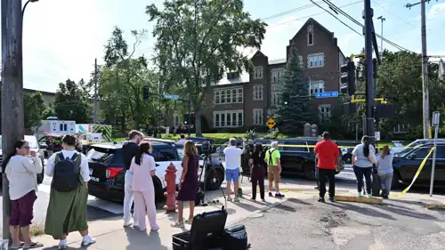 من موقع إطلاق النار 