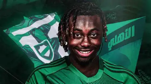 فالنتين أتانغانا لاعب الأهلي السعودي الجديد