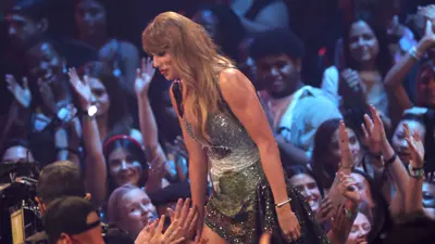 المغنية تايلور سويفت