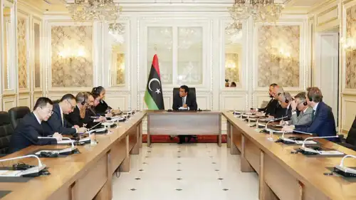 محمد المنفي مع سفراء دول مسار برلين