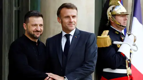 إيمانويل ماكرون وفولوديمير زيلينسكي