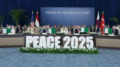 قادة الدول الموقعة يعرضون وثيقة السلام 